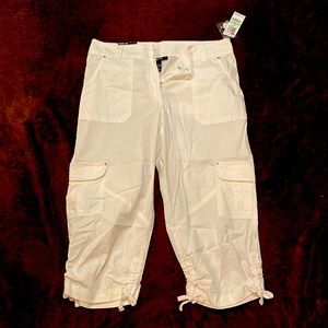 White brand new Style & Co capri pants. Cotton slacks. New with tags.